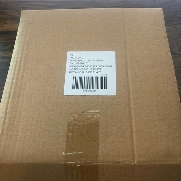 ANTHROPOLOGIE Hotel Magique Heart Dessert Plate Green with Black Heart NEW - Picture 4 of 9